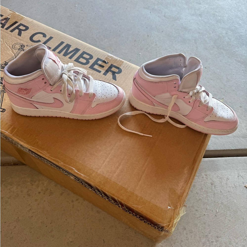 Kids Nike Pink and White Sneakers